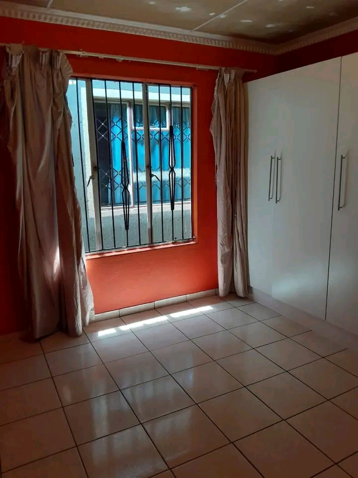Hie gud people i have a house to rent in ext2  in Protea Glen