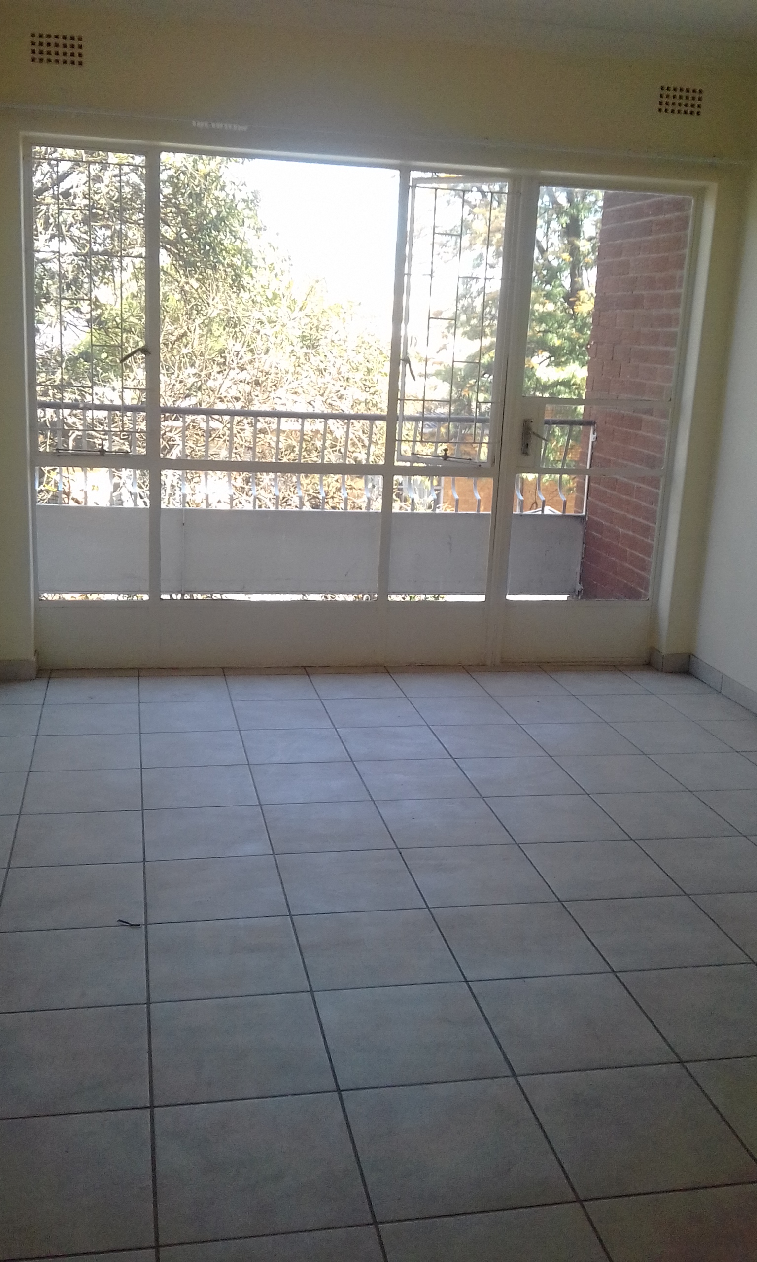 1 bedroom neatly maintained unit at 6 reeders  in Haddon