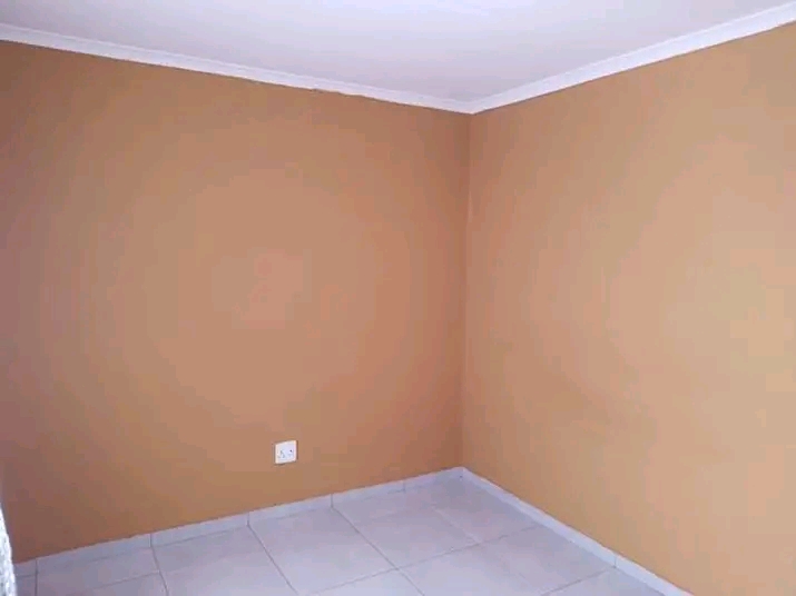 House available for immediate occupation in e  in Protea Glen