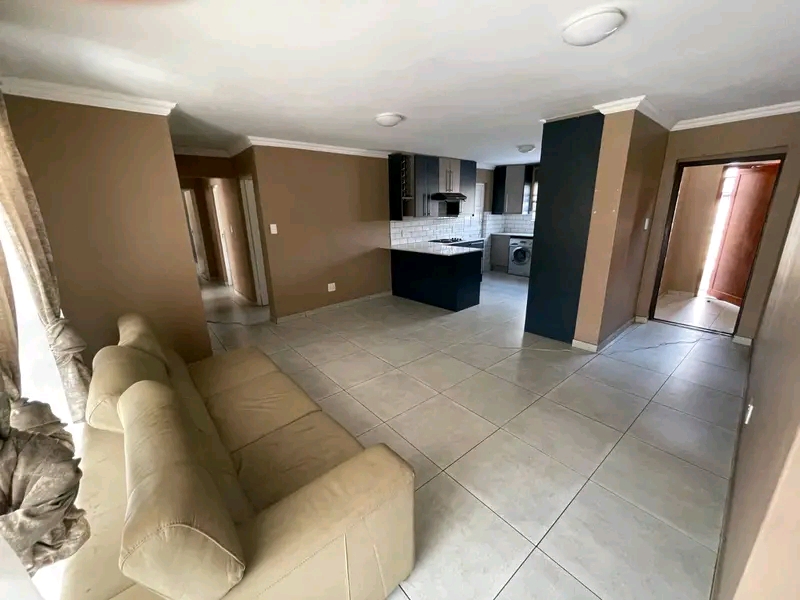A 4 bedrooms house consists of lounge,kitchen  in Kempton Park