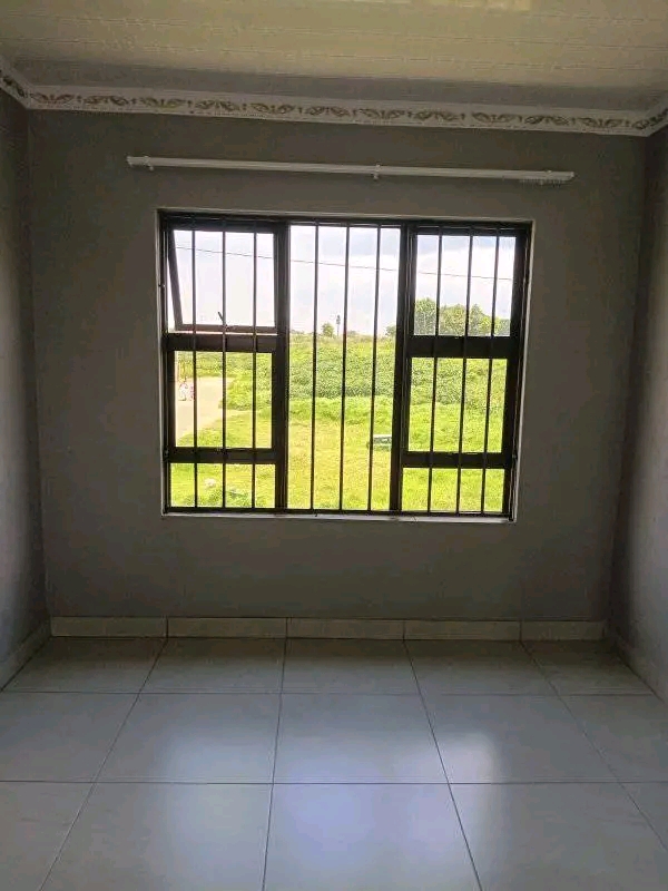 En suite available in zone 2 ..tht is going w  in Pimville