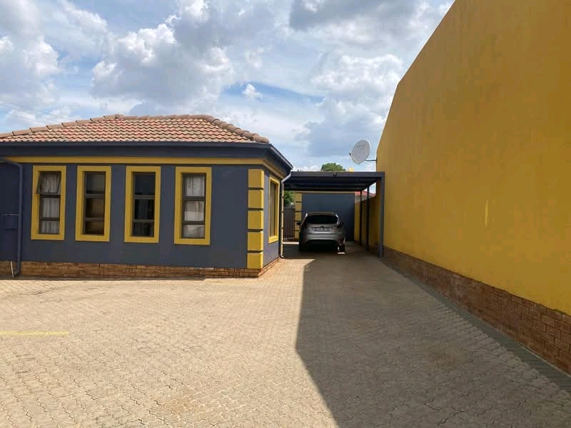 🏡 bachelor available immediately – ext 3  in Clayville