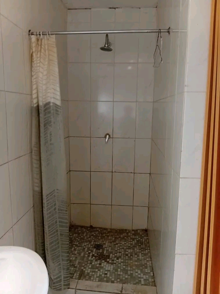Garage size room available, r2000 rent, depos  in Protea Glen