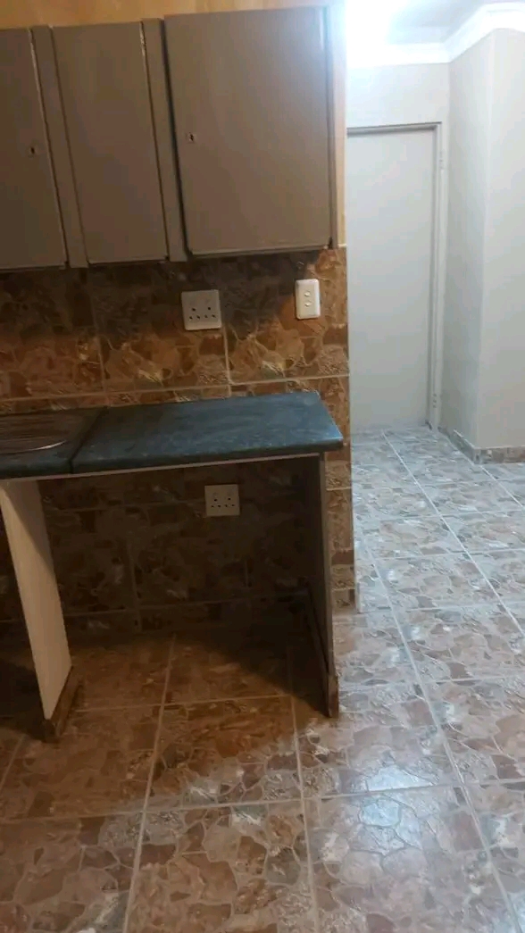 Beautiful outside room available for r3,000.   in Wychwood