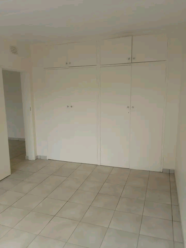 Flat to let next to turfontein and rosettenvi  in Haddon