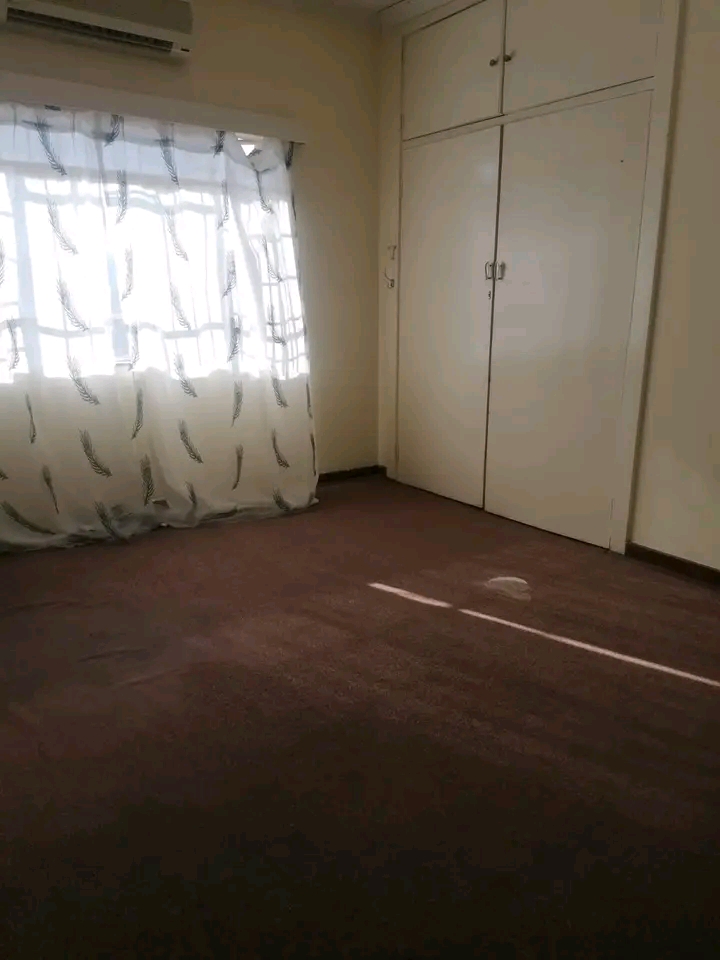 Inside room to rent: 1st july

standard ins  in Southdale