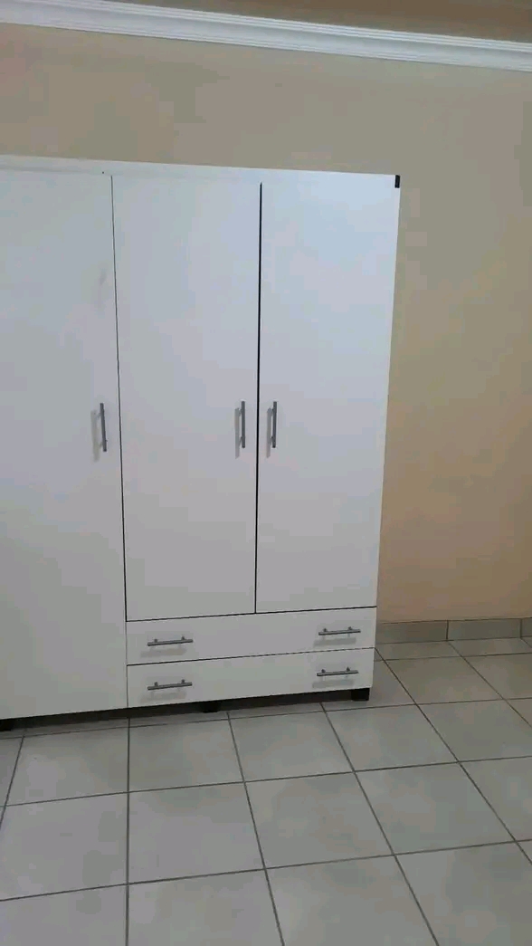 Ensuite available immediately for rental with  in Naturena