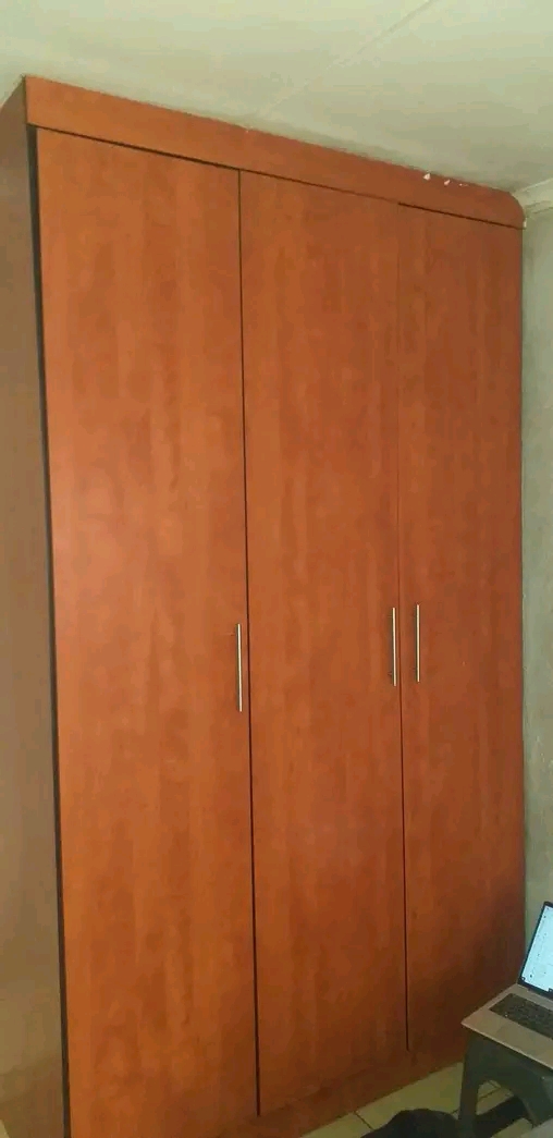 Room will be available month end.
ext 25
12  in Vosloorus