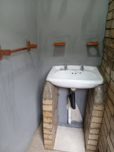 Apartment available at ext 25 going for r2500  in Vosloorus