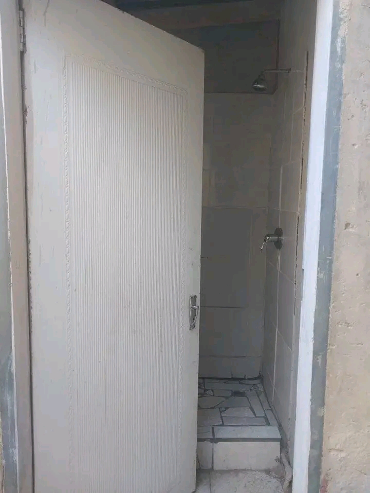 2 bedroom house to rent with fully fitted kit  in Regents Park