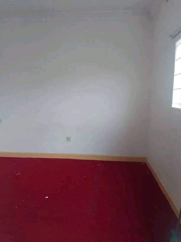Room to rent inside
 the house available rig  in Turffontein