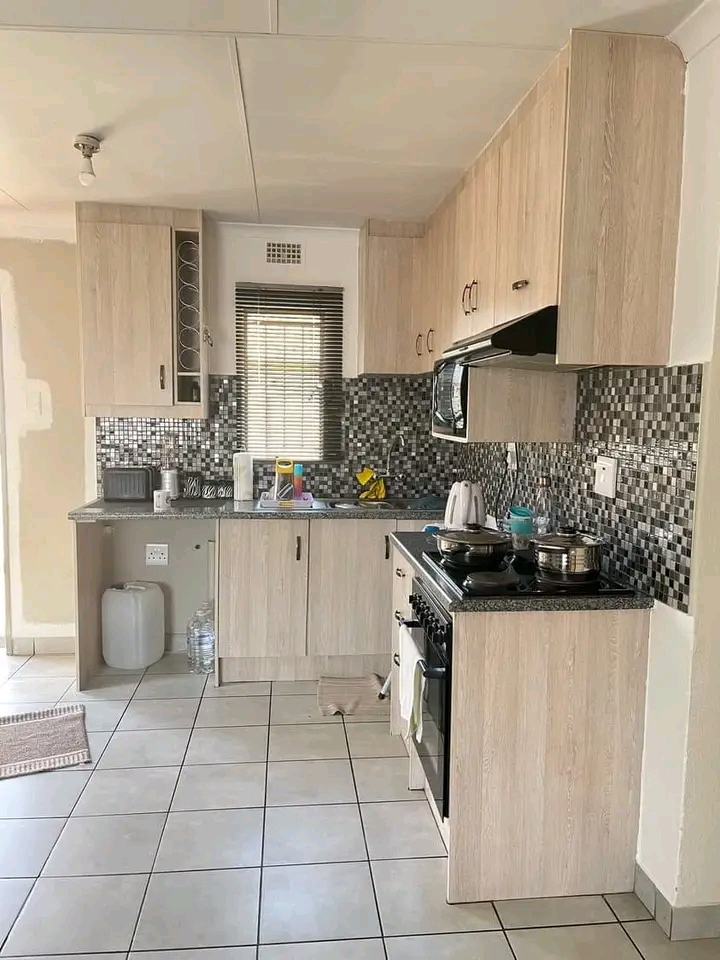 Anyone who would like to share this 2 bedroom  in Midrand