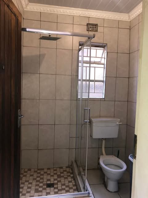 Room to rent ext 1 outline r1000 per month 
  in Zola