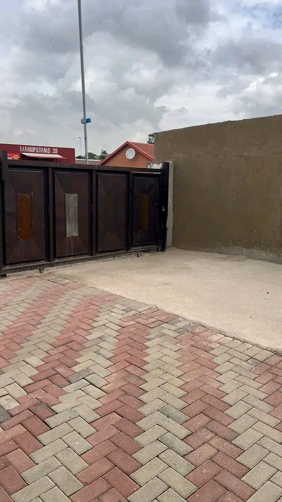 Beautiful 2 bedroom house available immediate  in Naturena