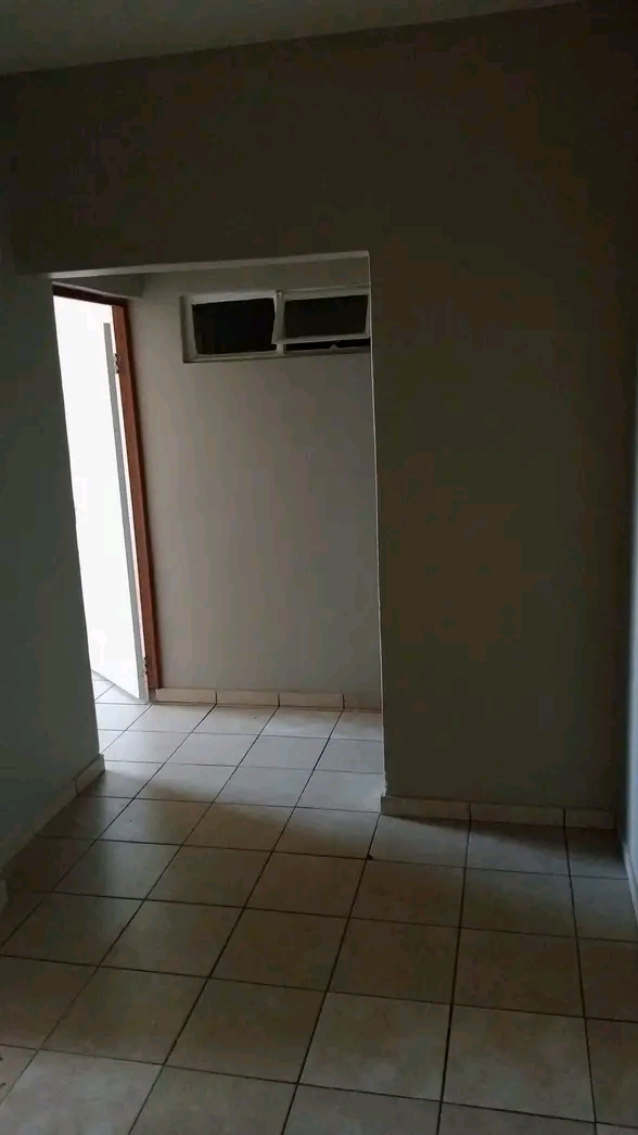 Flats and rooms available at  turf centre 82   in Turffontein