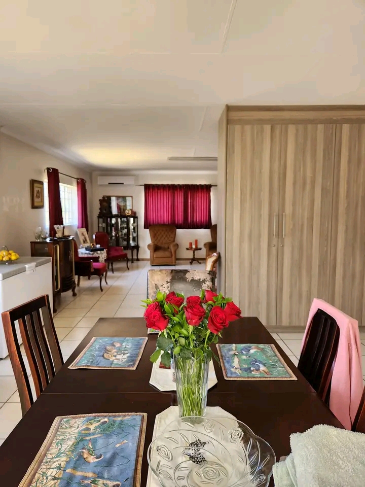 3 bedroom country style living house availabl in Benoni