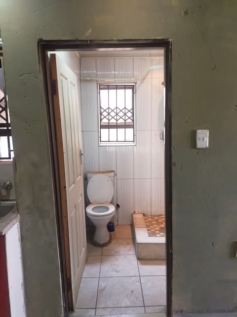 Bachelor unit available for rental at ext4 .   in Protea Glen