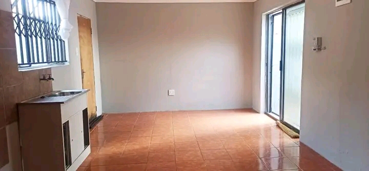 Afternoon good people nice room ensuite avail  in Diepkloof