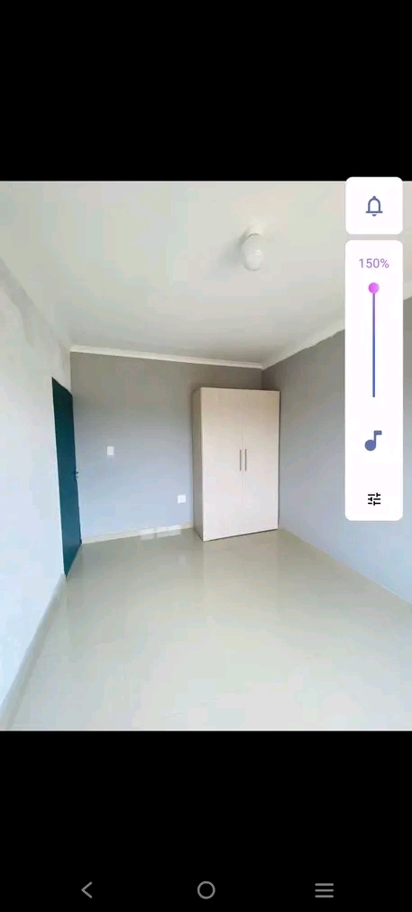 1 spacious bedroom cottage with fitted kitche  in Norkem Park