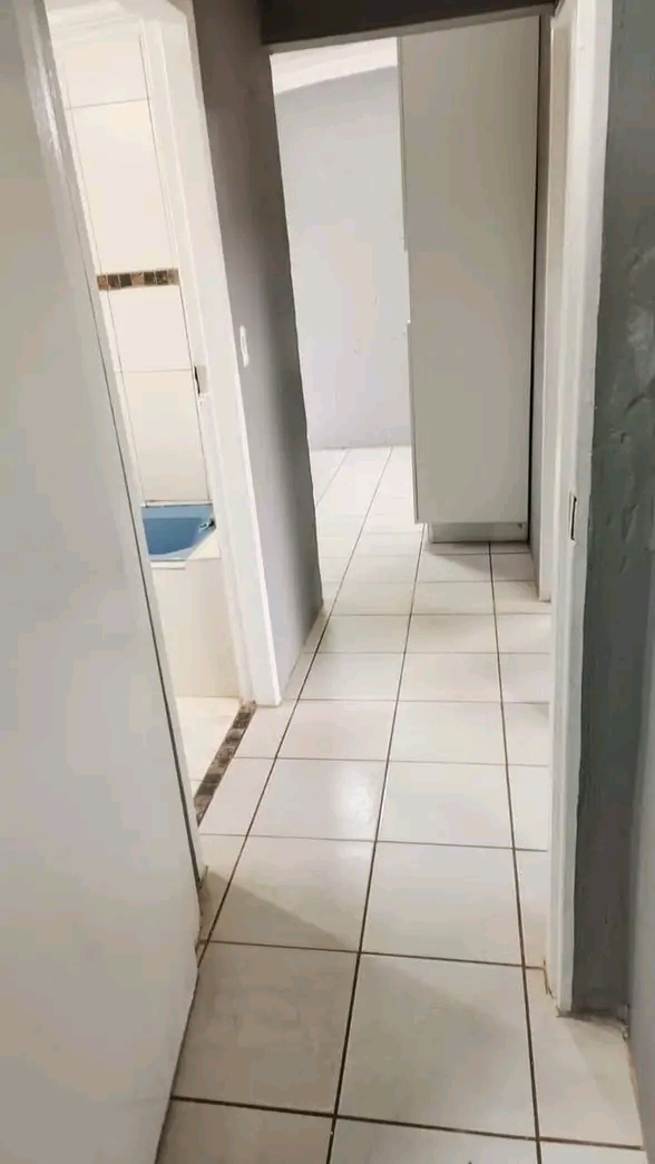 House to rent in ext.2 available immediately.  in Naledi