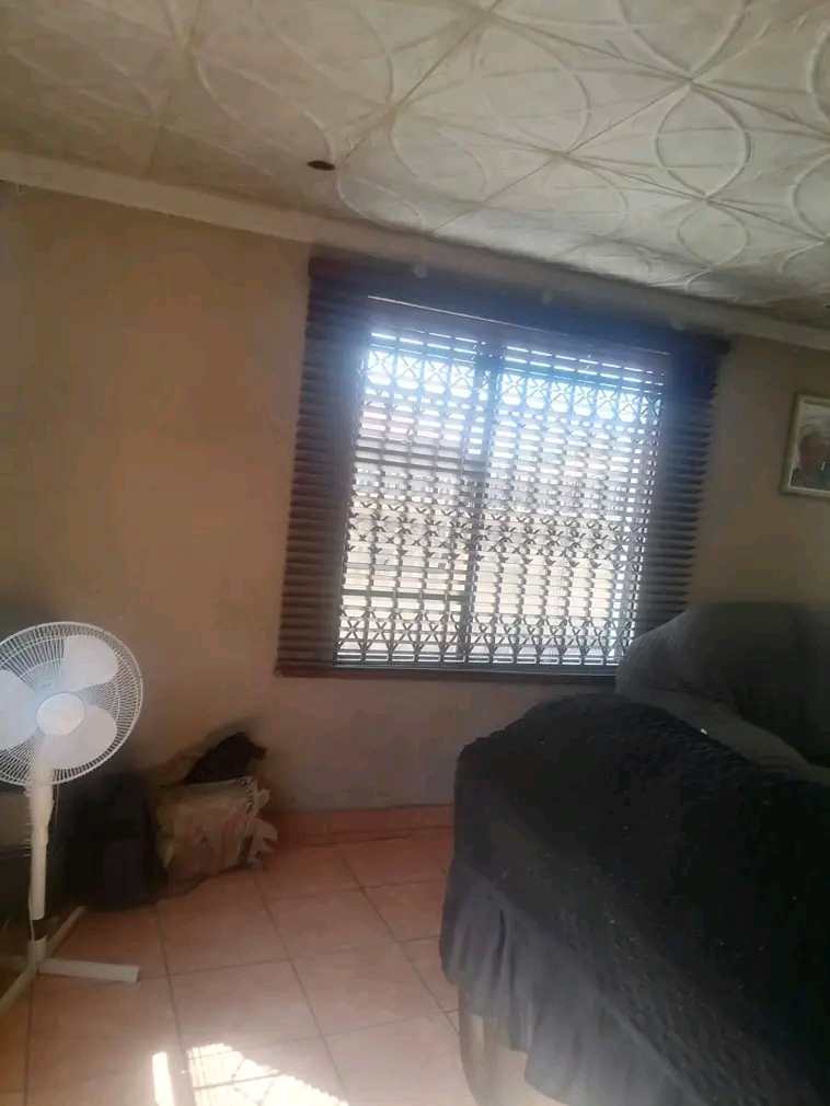 House available for rent
rental: r5000 per m  in Pimville