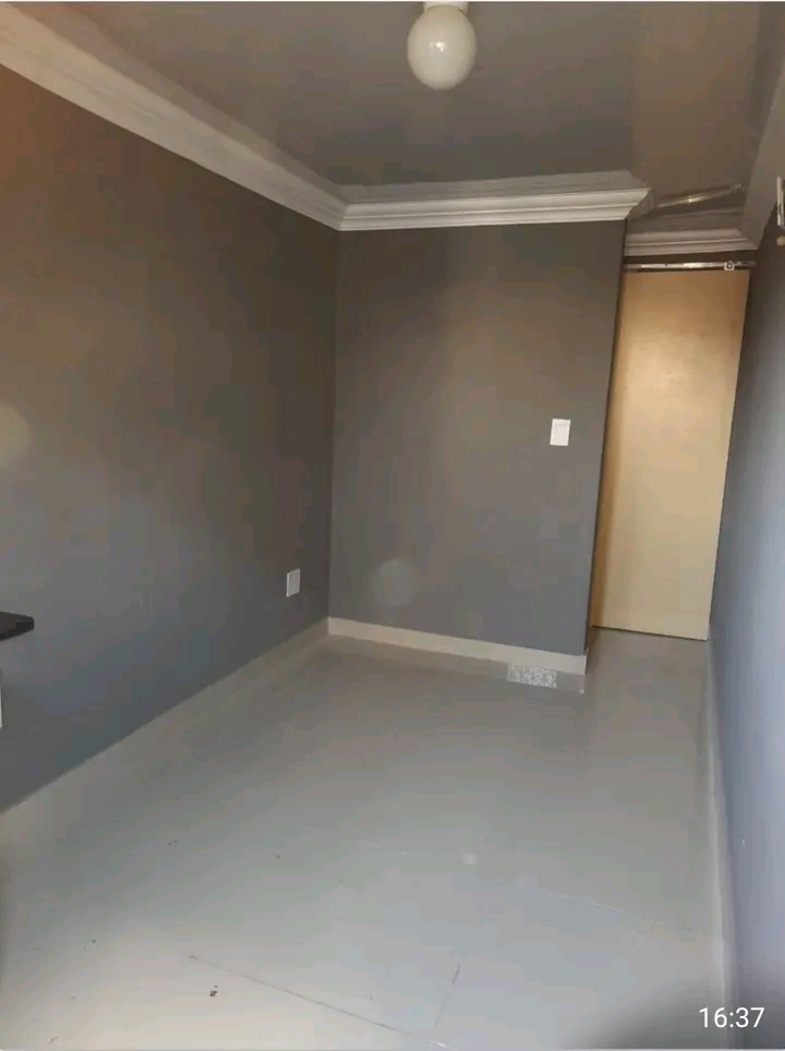 Cottage available 1st may at ext 45 for r2500  in Clayville