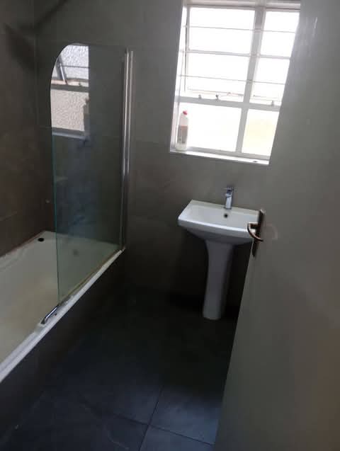 Room to rent for one person, jeppe east
clos  in Kensington