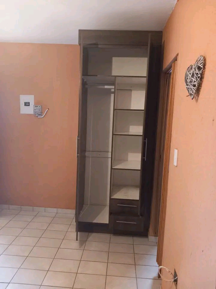 A spacious bachelor pad in ext 6 is available  in Cosmo City