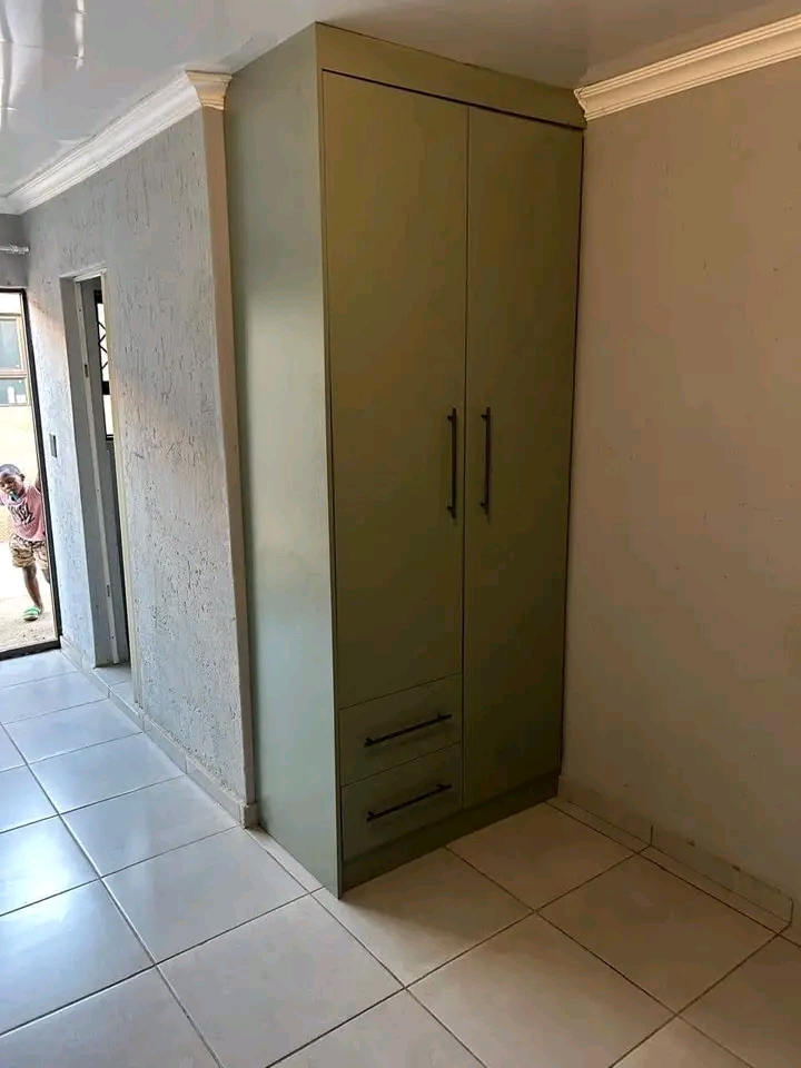 Stylish batchelor available in eastfield ext   in Vosloorus