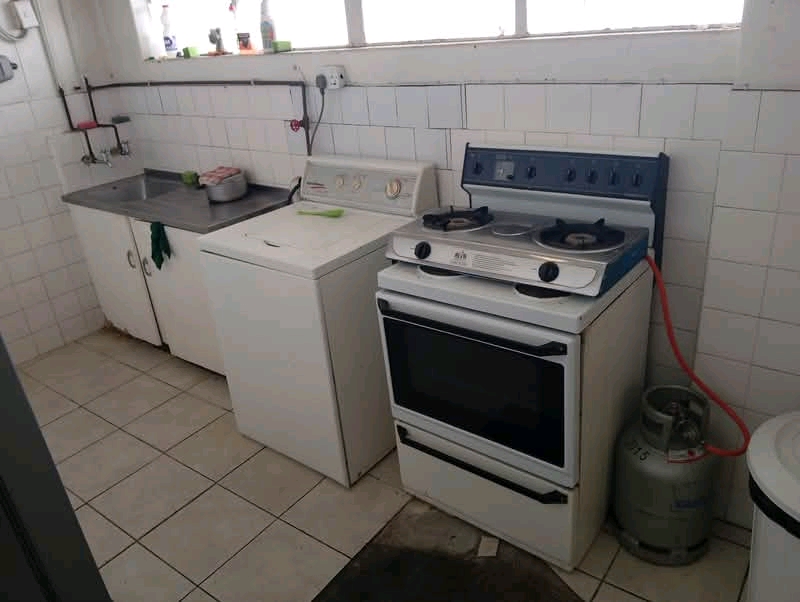 Large room to rent, semi furnished.
on 12th   in Berea