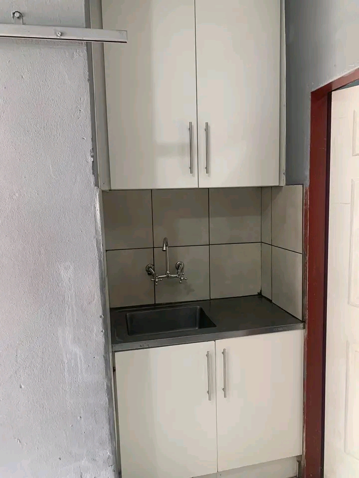 1 bedroom cottage r3 500 available for occupa  in Turffontein