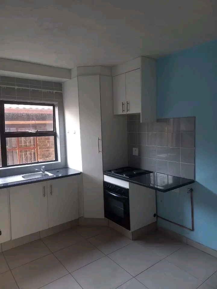 1 bedroom cottage to rent for r4200
deposit   in Norkem Park