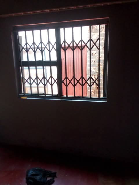 A nice room available to rent 2minutes walk f  in Tembisa