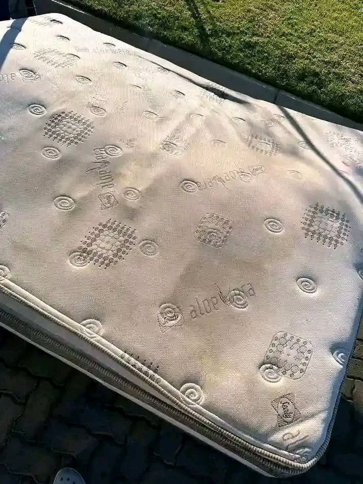 We clean mattresses,couches,carpets,car inter  in Kensington