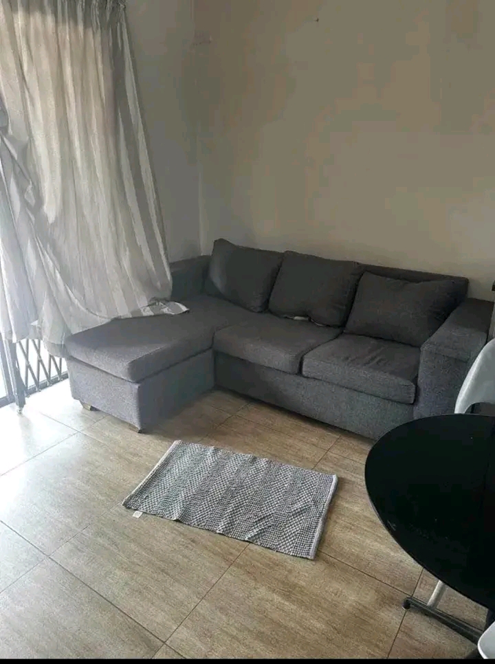 1 bedroom 1 bathroom lounge kitchen apartment  in Centurion