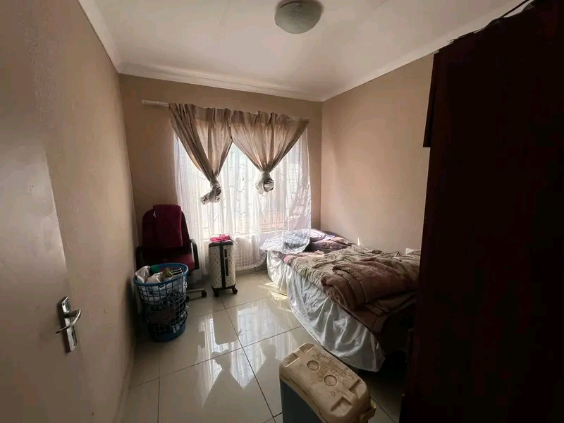 3 bedroom house 🏘️ available 
block vv   in Soshanguve