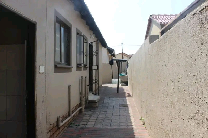 3 bedrooms house available to rent at ext 8,   in Cosmo City