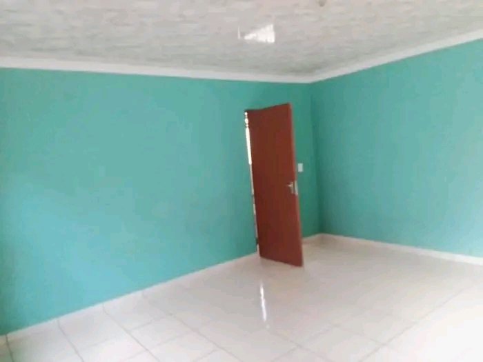 Beautiful room to rent available at eastfield  in Vosloorus