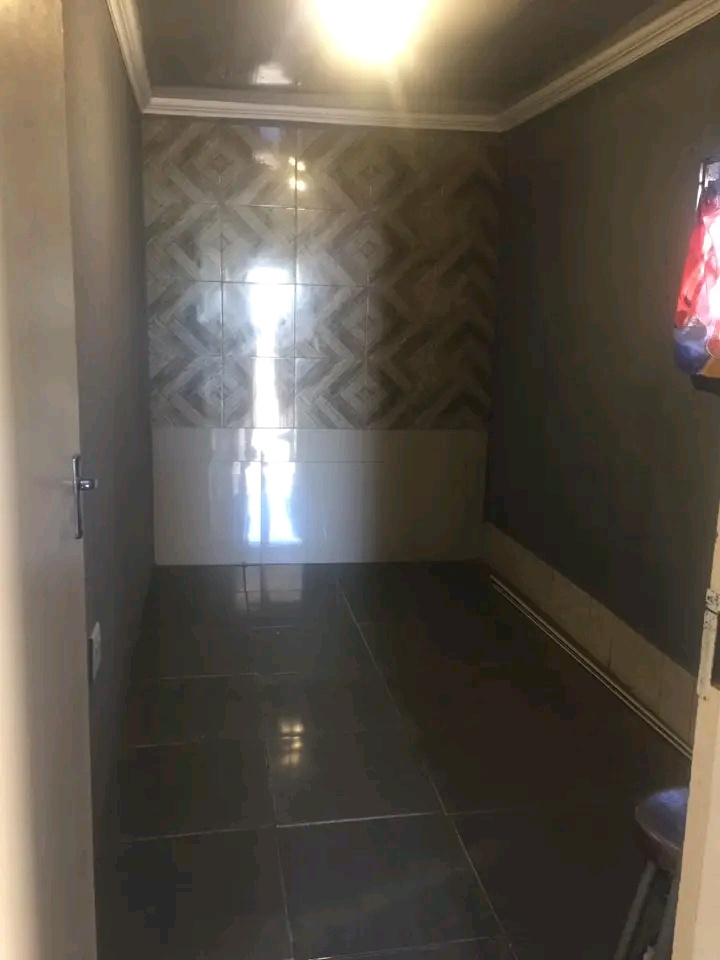 2 and half room to rent at ext 2 close to mol  in Moleleki