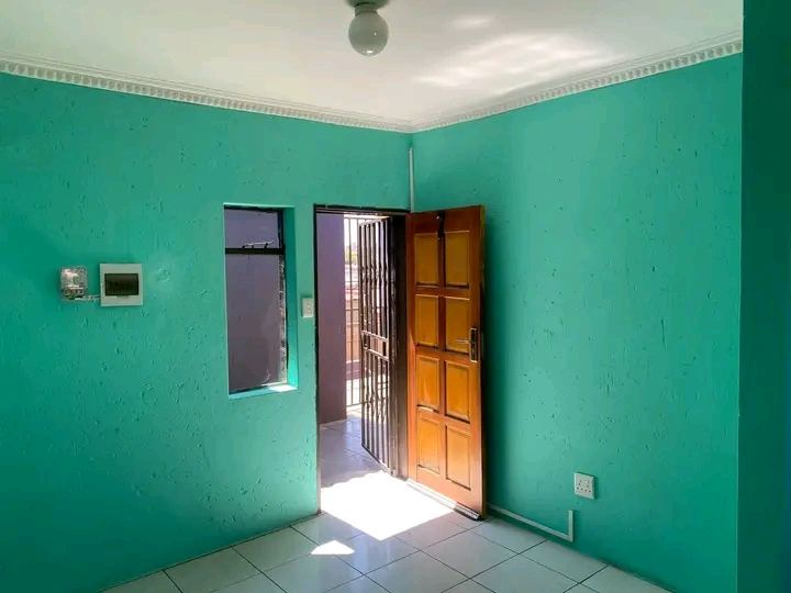 Flat for rental for r3200pm

near jabulani   in Naledi