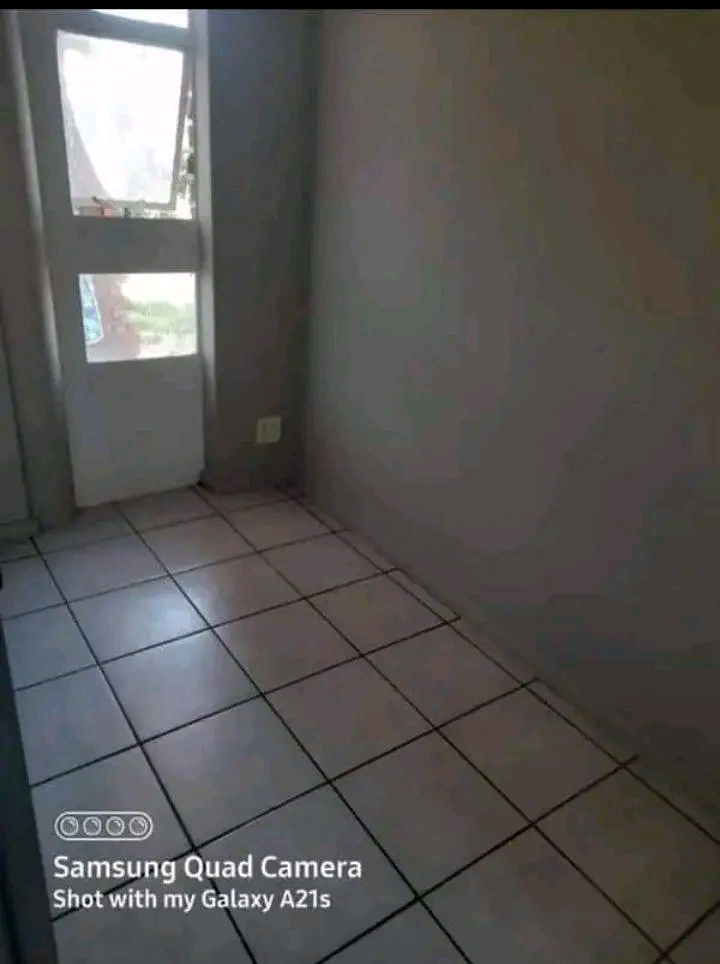 Half room available to move in on the 31st of  in Sunnyside