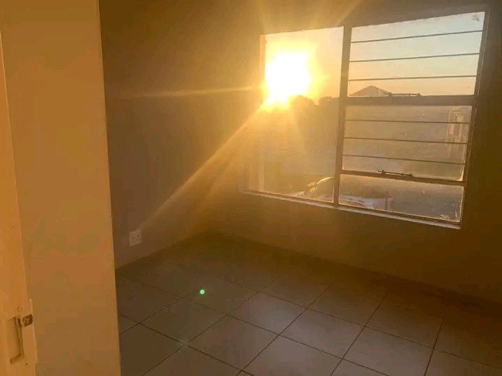 2 bedroom apartment to rent 
r5500 including  in Greenhills