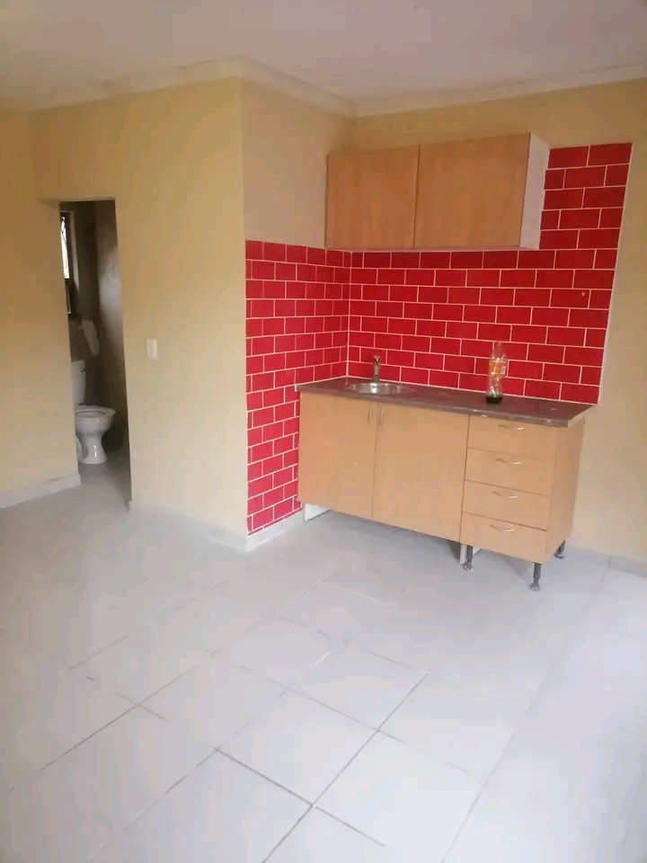 Cottage available this 1st off june 2024 at e  in Cosmo City