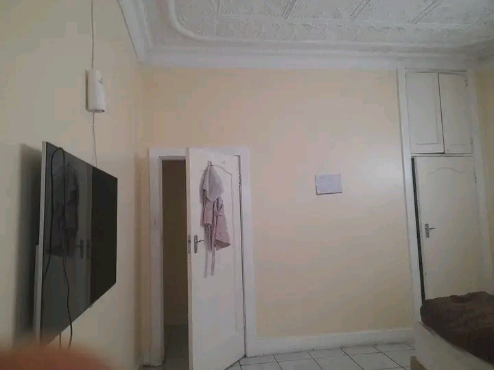 Inside room to let in oxford road johannesbur  in Kensington