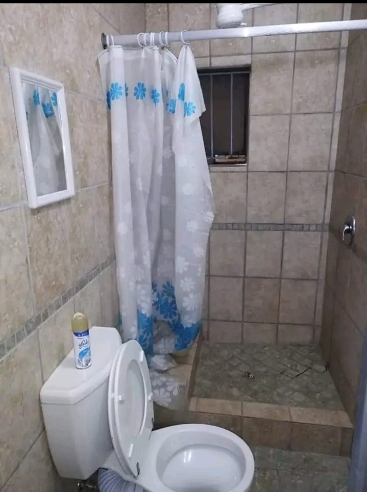 Bachelor available for rent 🏠 ext 36, 2 mi  in Olievenhoutbosch