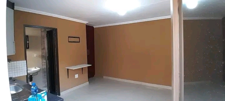 Bachelor room available to rent immediately
  in Vosloorus