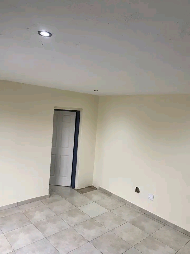 New bachelor units in villa liza available 1   in Boksburg