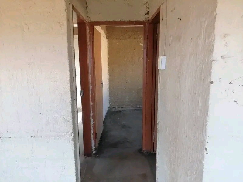 House for rent in golden gardens, circle 3, r  in Sebokeng