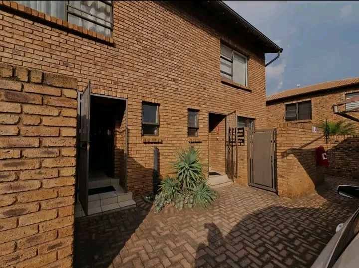 2 bedroom townhouse to let florentia ‼️�  in Alberton