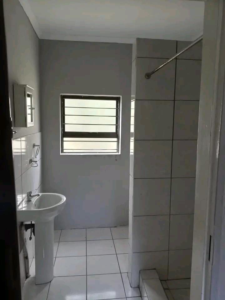 1 bedroom cottage to let in glen austin. rent  in Midrand